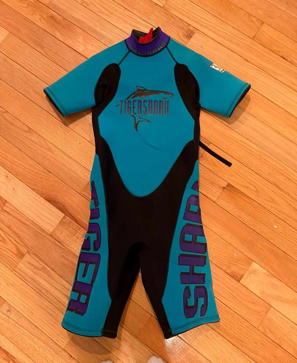 Tiger shark wetsuit women’s XL